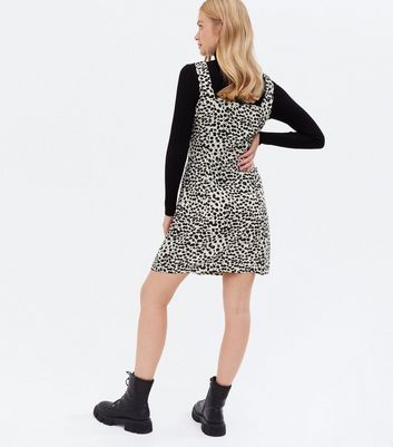 New look leopard outlet print pinafore