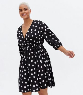 Curves Black Spot Crepe Mini Wrap Dress New Look