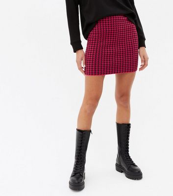 Pink Dogtooth Knit Mini Tube Skirt New Look