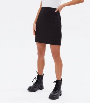 Petite Black Textured Mini Tube Skirt New Look