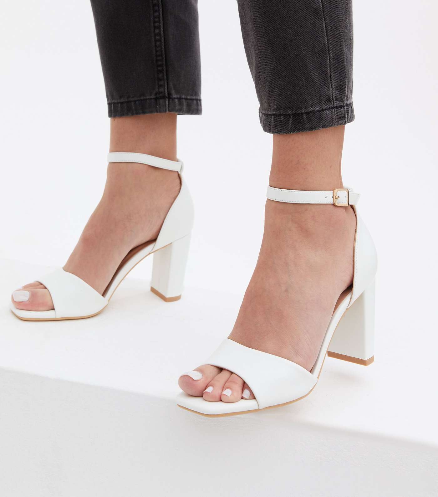 White Open Toe Block Heel Sandals Image 2