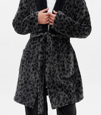 Dark Grey Leopard Print Faux Fur Dressing Gown New Look