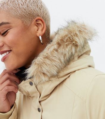 Vero moda parka on sale with faux fur collar