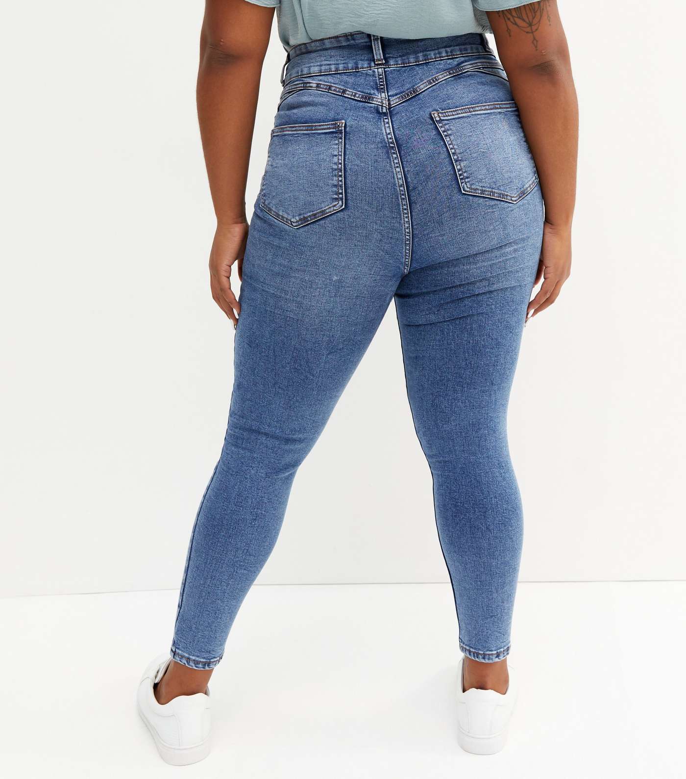 Curves Blue Mid Wash Lift & Shape High Waist Yazmin Skinny Jeans Image 4
