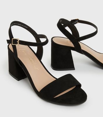 buckle heels black