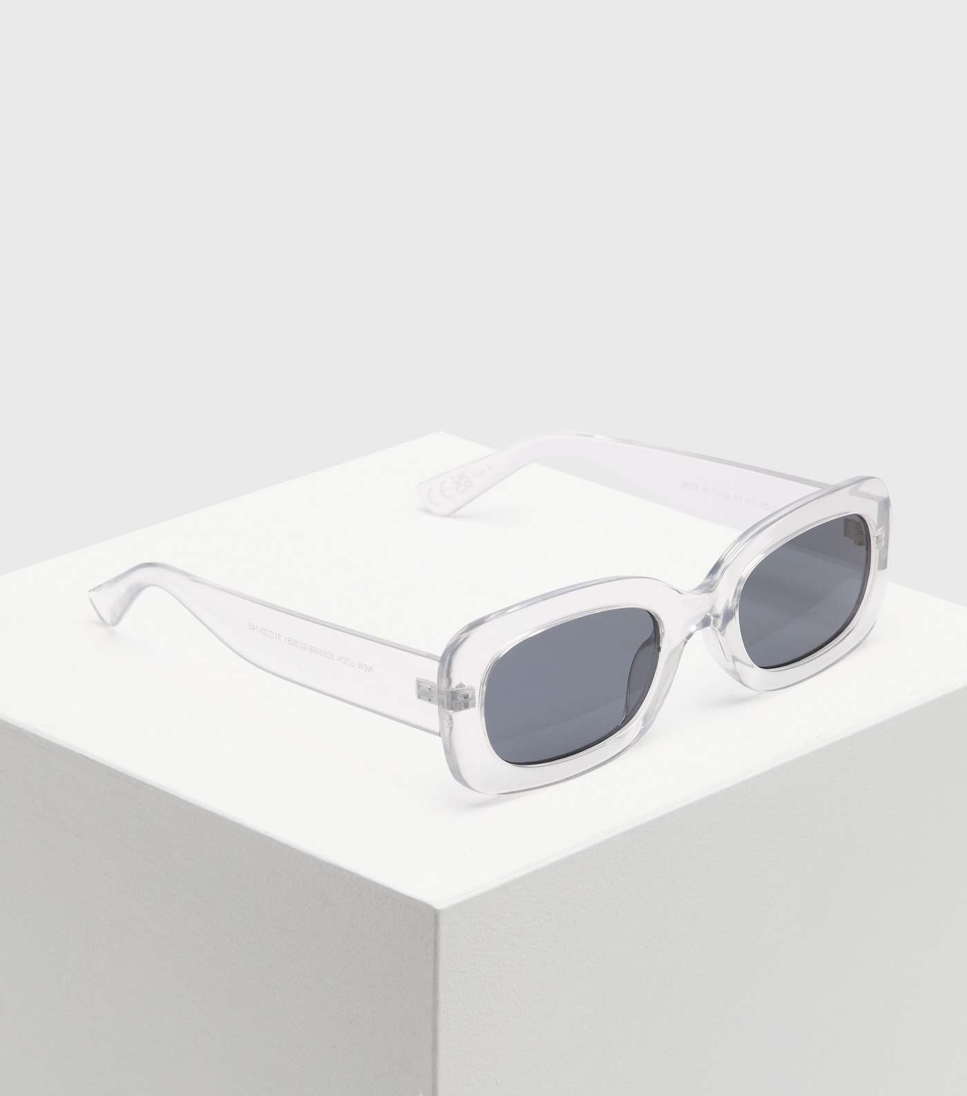 Clear Oval Frame Sunglasses Image 2