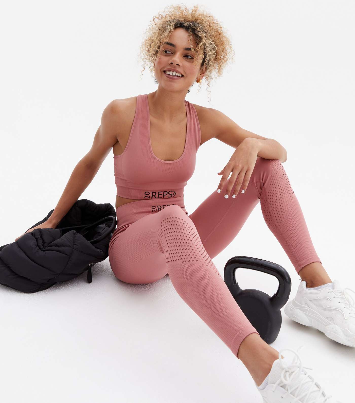 20 Reps Mid Pink Logo Seamless Sports Crop Top Image 2