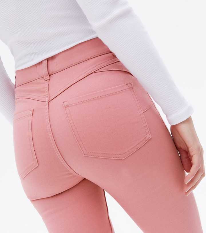 https://media3.newlookassets.com/i/newlook/810243672M2/womens/clothing/jeans/pale-pink-mid-rise-lift-shape-emilee-jeggings.jpg?strip=true&qlt=50&w=720