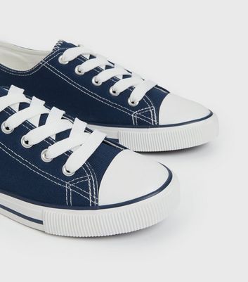 Navy canvas cheap lace up sneaker