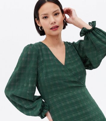 Dark Green Check Seersucker Midi Wrap Dress New Look