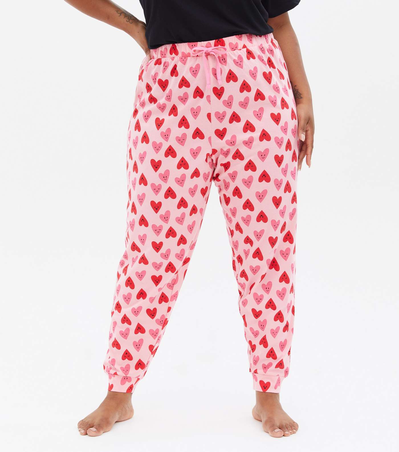 Curves Black T-Shirt and Jogger Pyjama Set with Heart Print Image 3