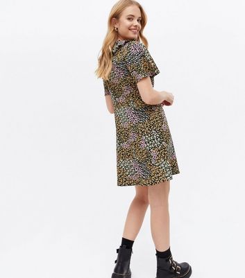 Black Ditsy Floral Frill Collar Flutter 