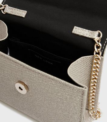 Sold out Leather clutch bag with gold chain strap River Island brand # clutches #riverisland #riverislandbag #ukbrand #black #blackclutch… |  Instagram