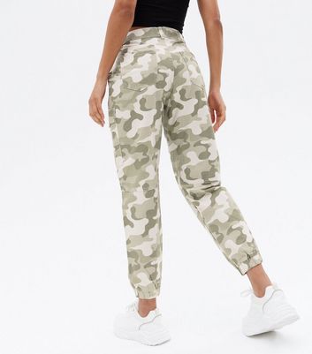 Bench Pants Official Website India  Khaki Camo Mens DEVVIE Cargo Pants