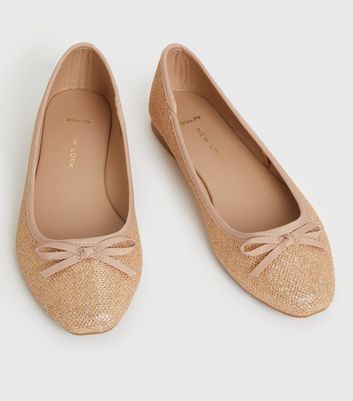 Gold flat 2025 shoes wide fit