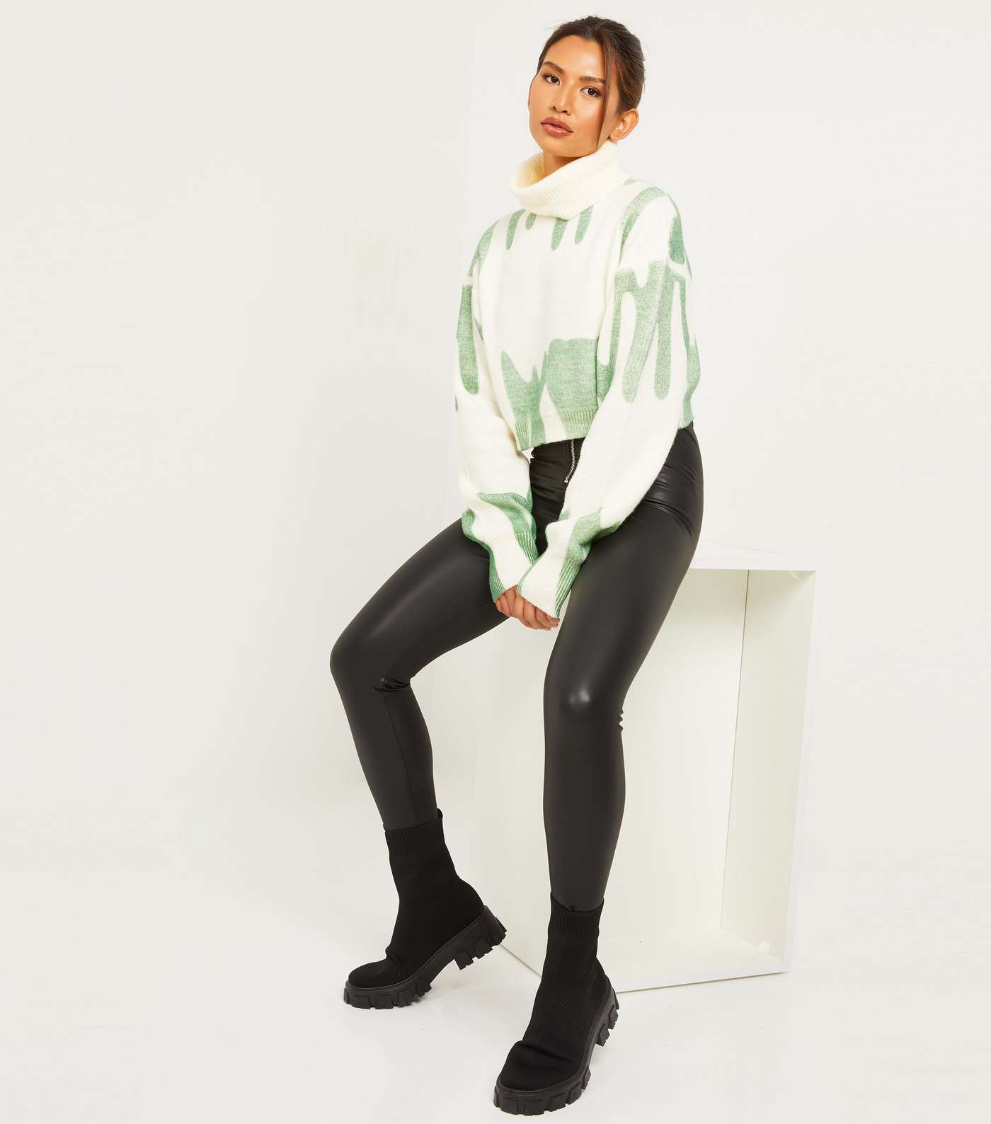 QUIZ Green Abstract Crop Roll Neck Jumper Image 2
