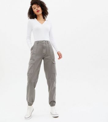 white high waisted cargo pants