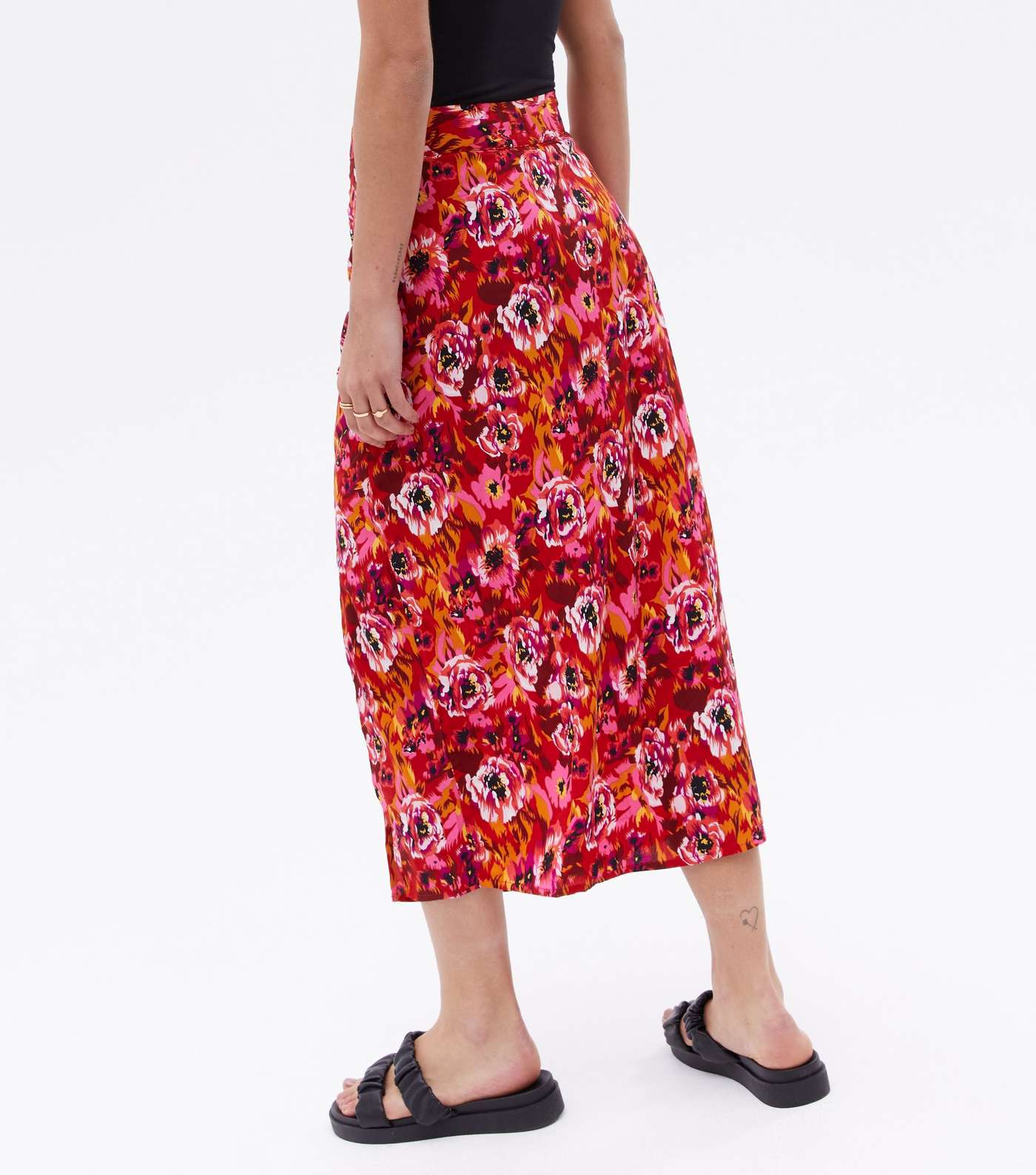 Urban Bliss Red Floral Ruched Midi Skirt Image 4