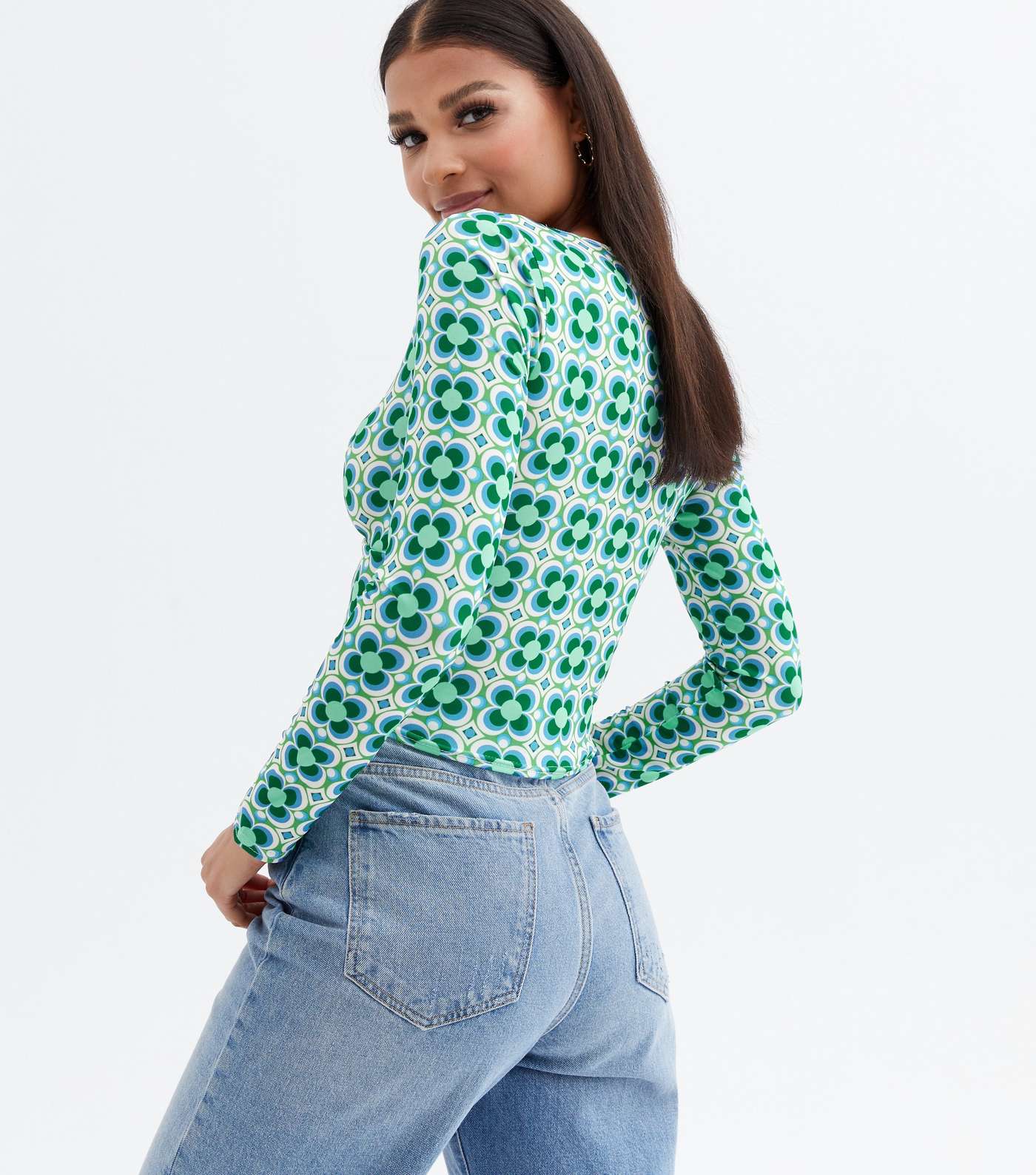 Green Floral Geometric Cut Out Long Sleeve Crop Top Image 4