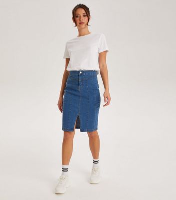 Curves Blue Button Front Denim Mini Skirt | New Look | Curvy outfits,  Summer fashion outfits, Outfits