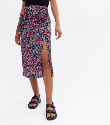 Click to view product details and reviews for Urban Bliss Black Floral Tie Front Midi Skirt New Look.