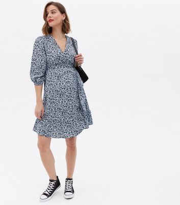 Maternity Blue Ditsy Floral Crepe Wrap Dress New Look