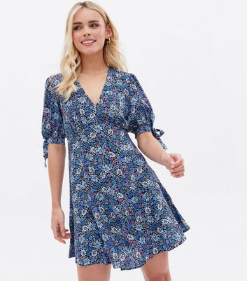 Petite Black Ditsy Floral Tie Sleeve Mini Tea Dress New Look