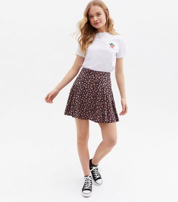 Click to view product details and reviews for Black Ditsy Floral High Waist Mini Skirt New Look.