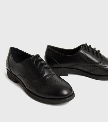 Round toe hot sale brogues womens