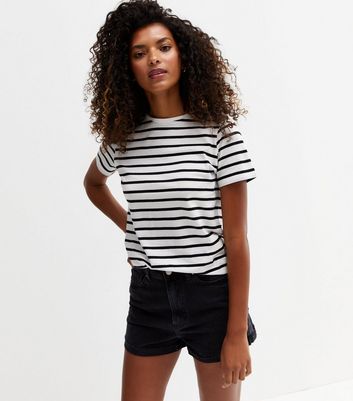 Black and white 2024 striped shirt with shorts