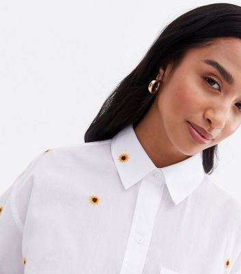 Petite White Poplin Daisy Embroidered Short Sleeve Shirt | New Look