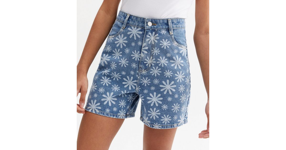 Blue Daisy Denim Mom Shorts New Look