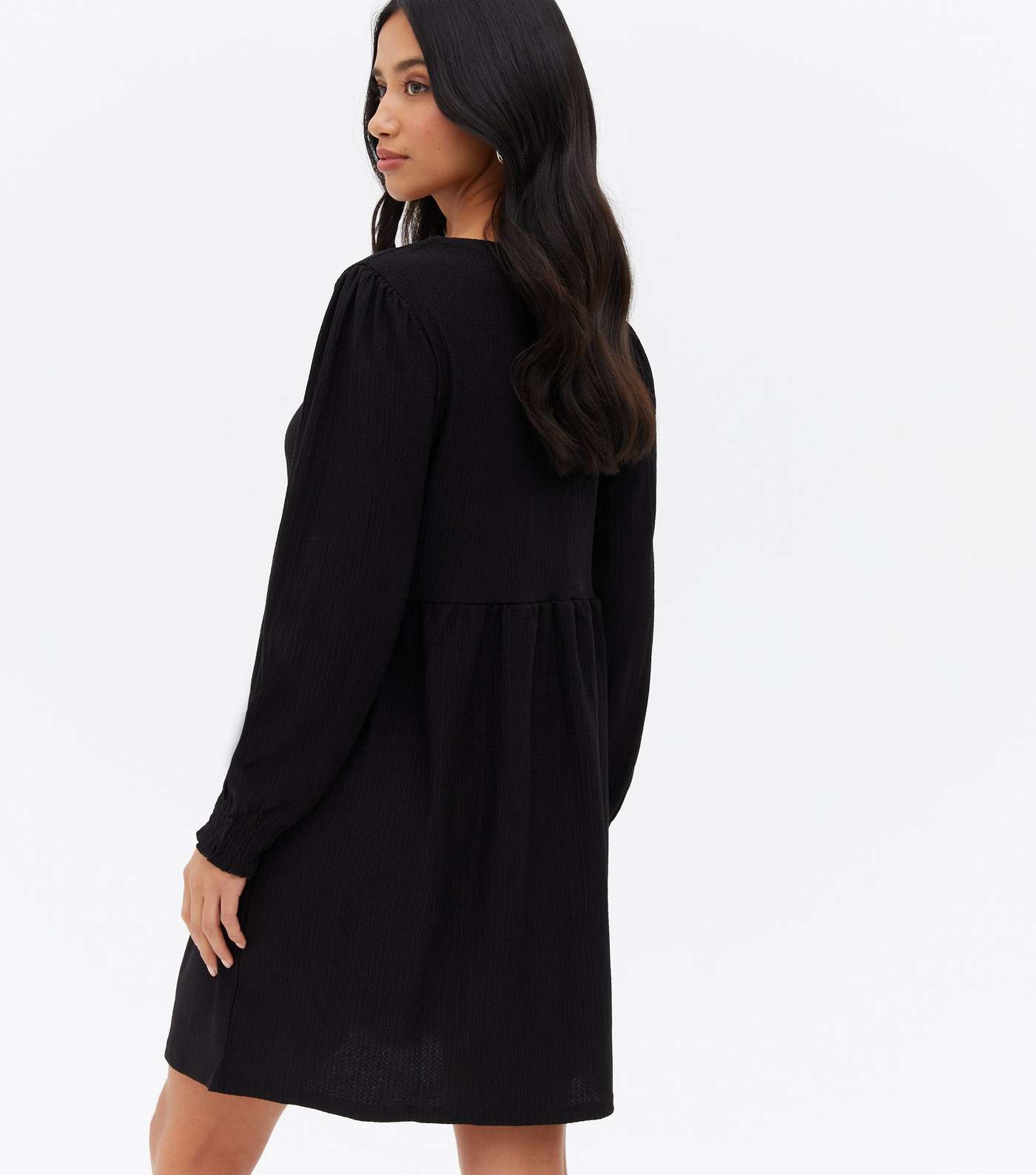 Petite Black Crinkle Jersey Long Sleeve Mini Oversized Smock Dress Image 4