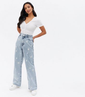 Petite Blue Daisy Embroidered High Waist Adalae Wide Leg Jeans | New Look