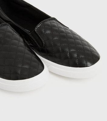 Teenager Schuhe für Mädchen Girls Black Leather-Look Quilted Slip On Trainers