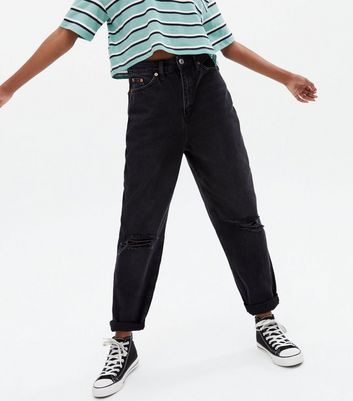 black oversized mom jeans