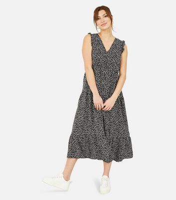 Yumi Black Ditsy Floral Tiered Midi Dress New Look