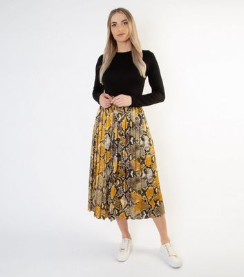 JUST YOUR OUTFIT Mustard Snake Print 