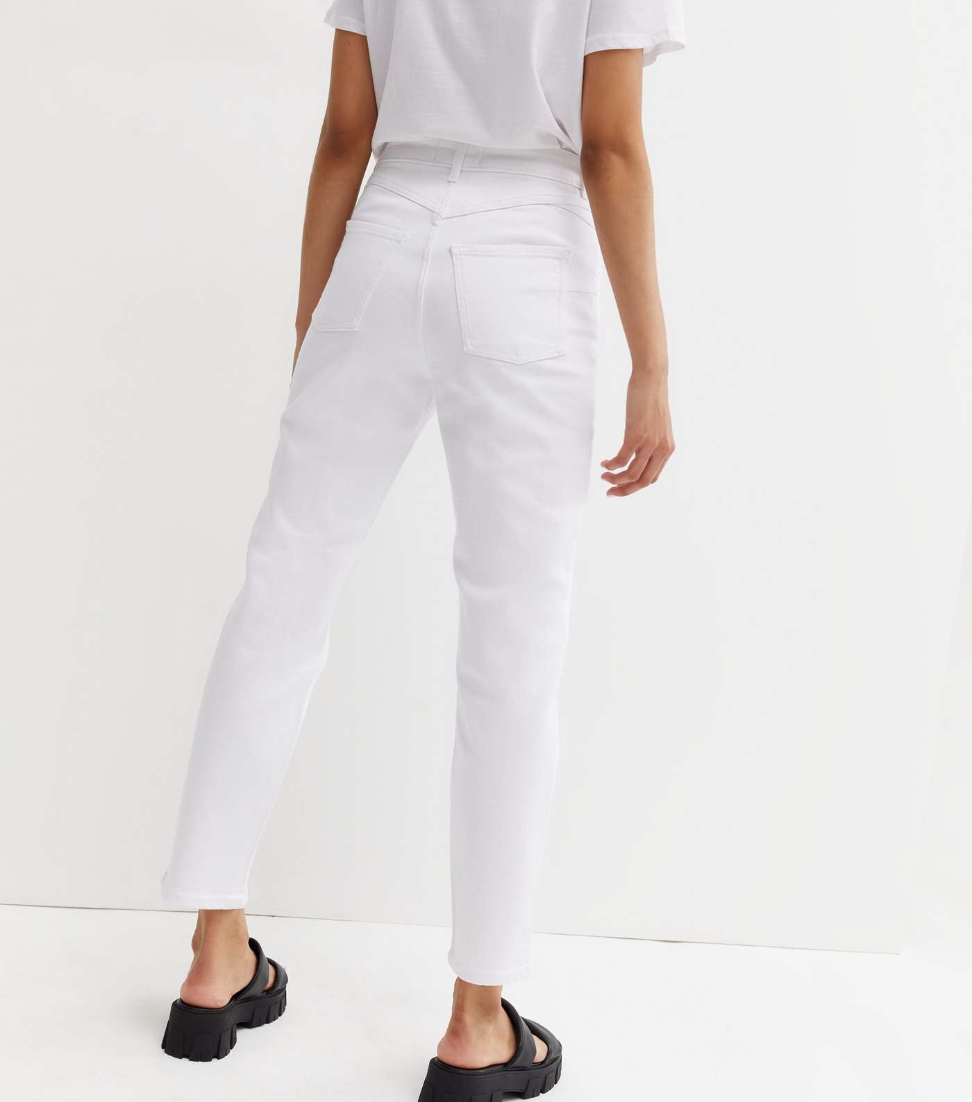 White Waist Enhance Tori Mom Jeans Image 4