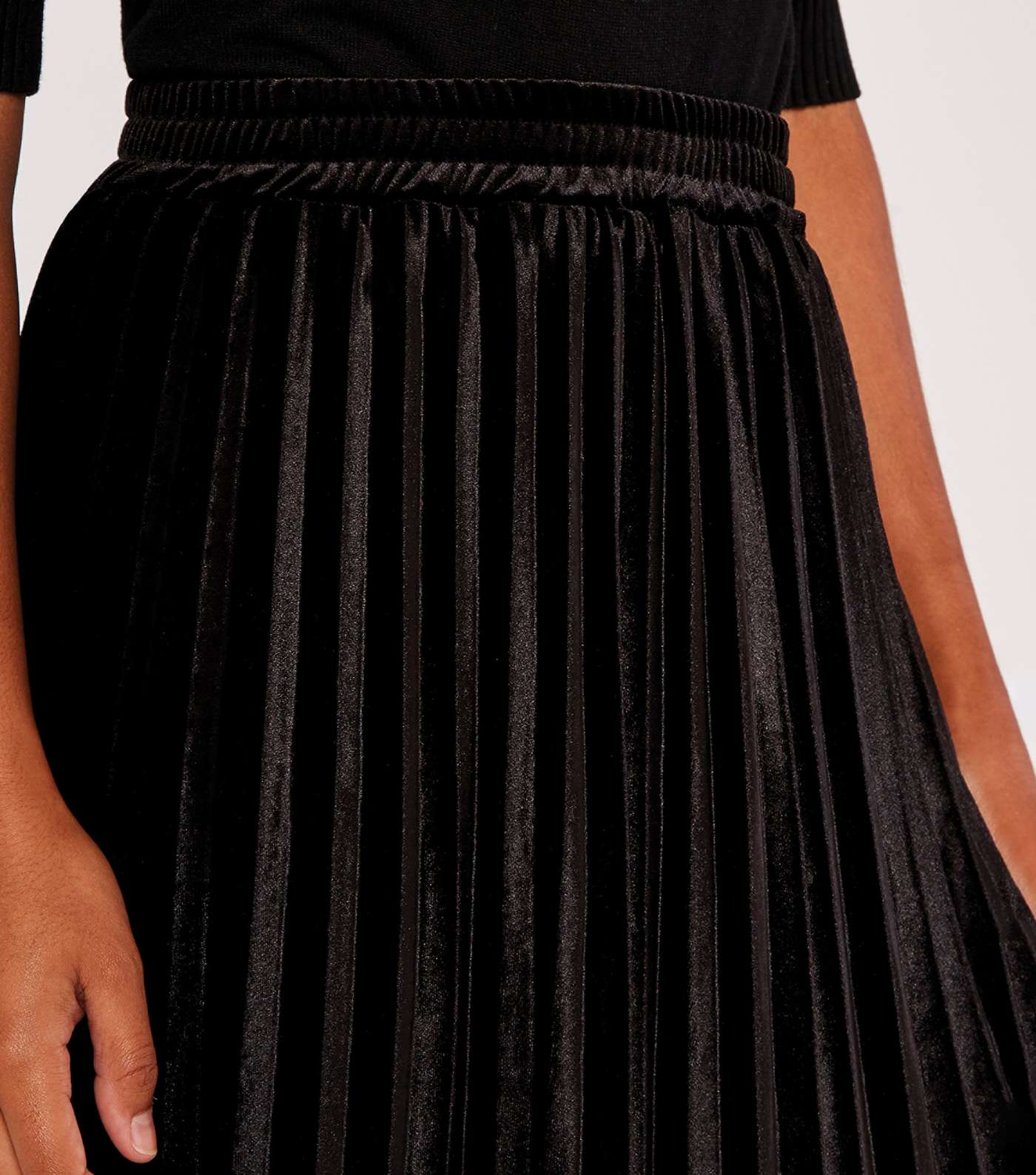 Apricot Black Velvet Pleated Midi Skirt Image 4