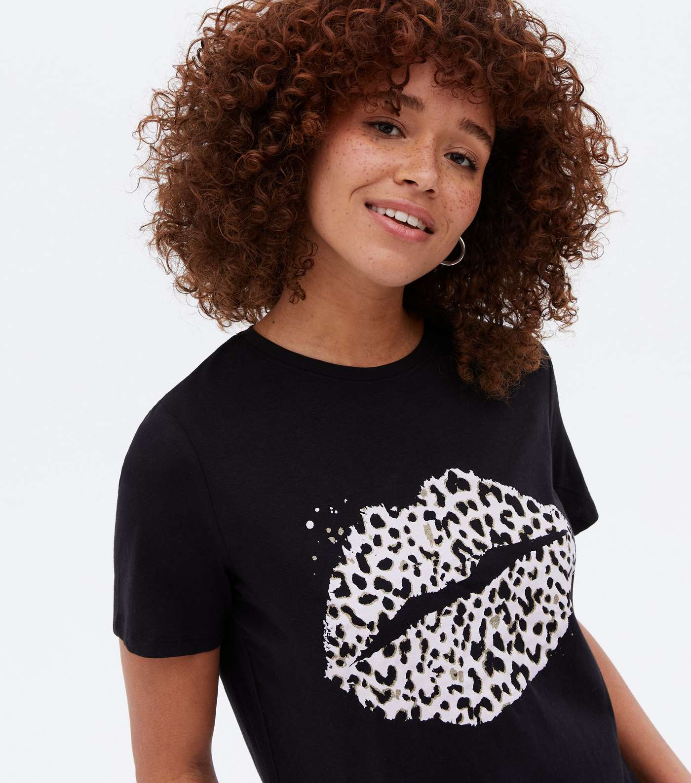 Black Leopard Print Lips T-Shirt Image 3