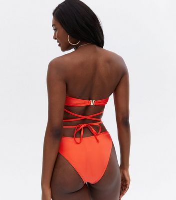 Backless high cut store bandeau swimsuit