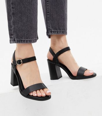 Damen Schuhe & Stiefel Wide Fit Black Leather-Look Block Heel Sandals
