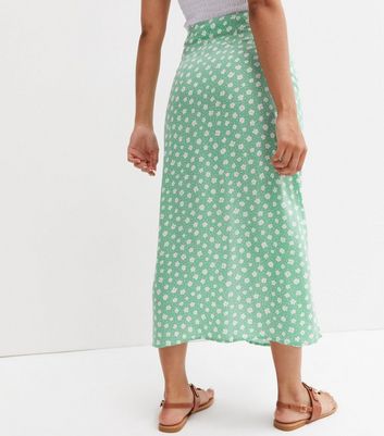 New look ditsy floral midi skirt in green outlet pattern