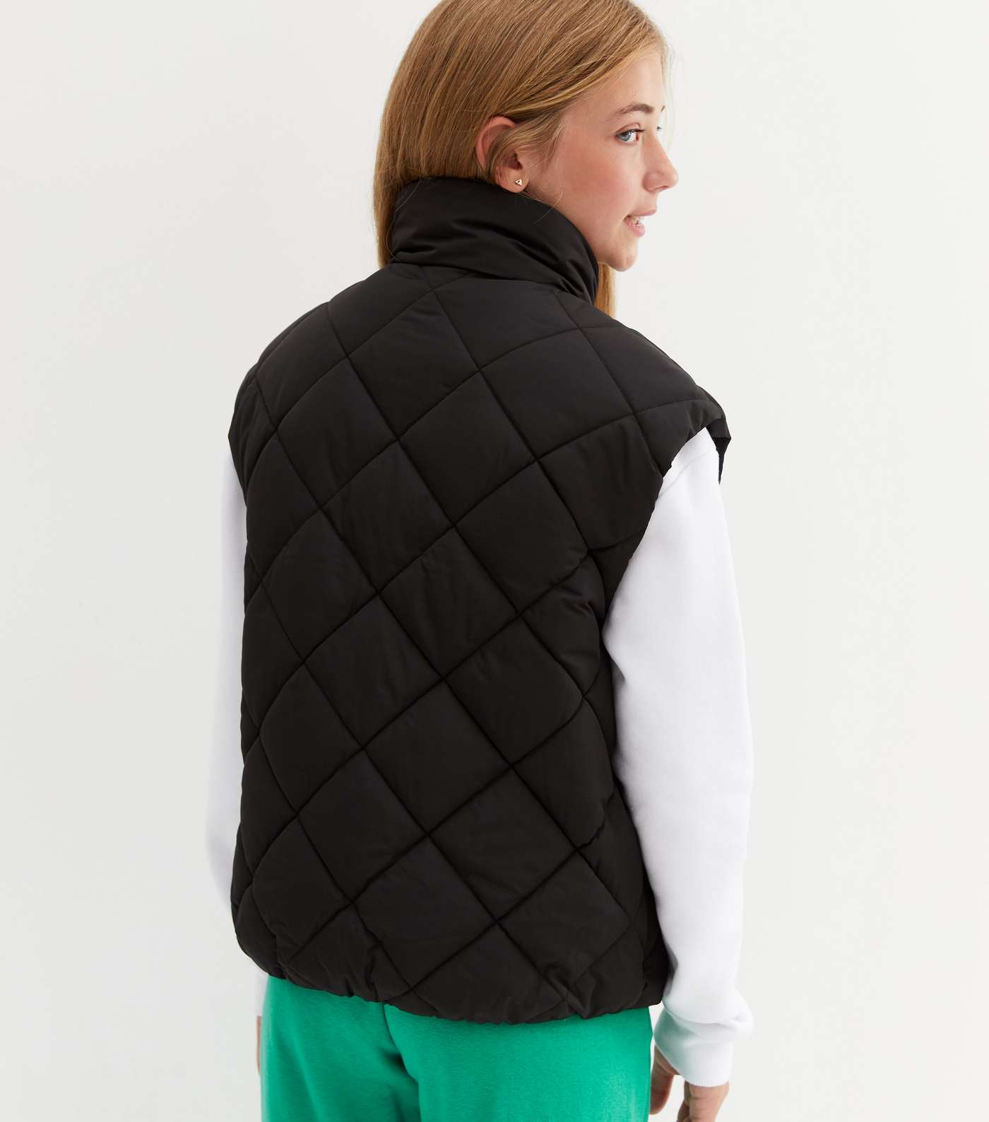 Girls Black Quilted Gilet Image 4