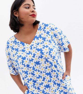 Click to view product details and reviews for Blue Vanilla Curves Blue Daisy V Neck Short Sleeve Dress New Look.