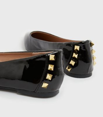 Studded pumps store flat