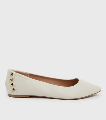 White flat shoes new sales look