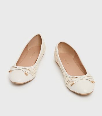 Beige deals ballet pumps