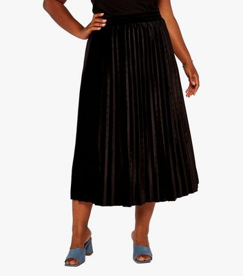 Click to view product details and reviews for Apricot Curves Black Velvet Pleated Midi Skirt New Look.